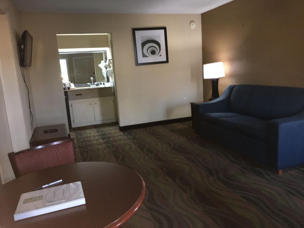 Quality Inn & Suites Santee Buitenkant foto