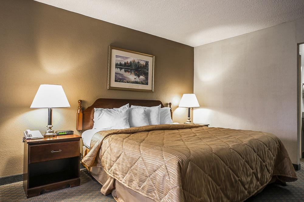 Quality Inn & Suites Santee Buitenkant foto