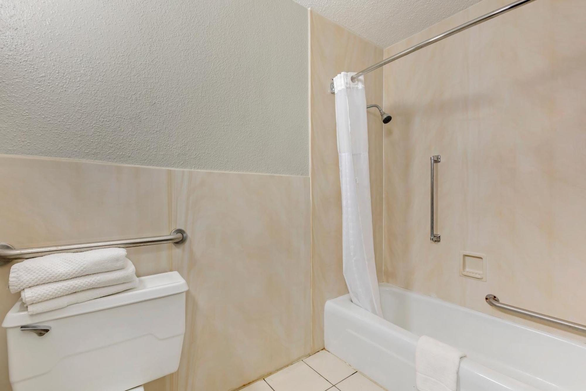 Quality Inn & Suites Santee Buitenkant foto