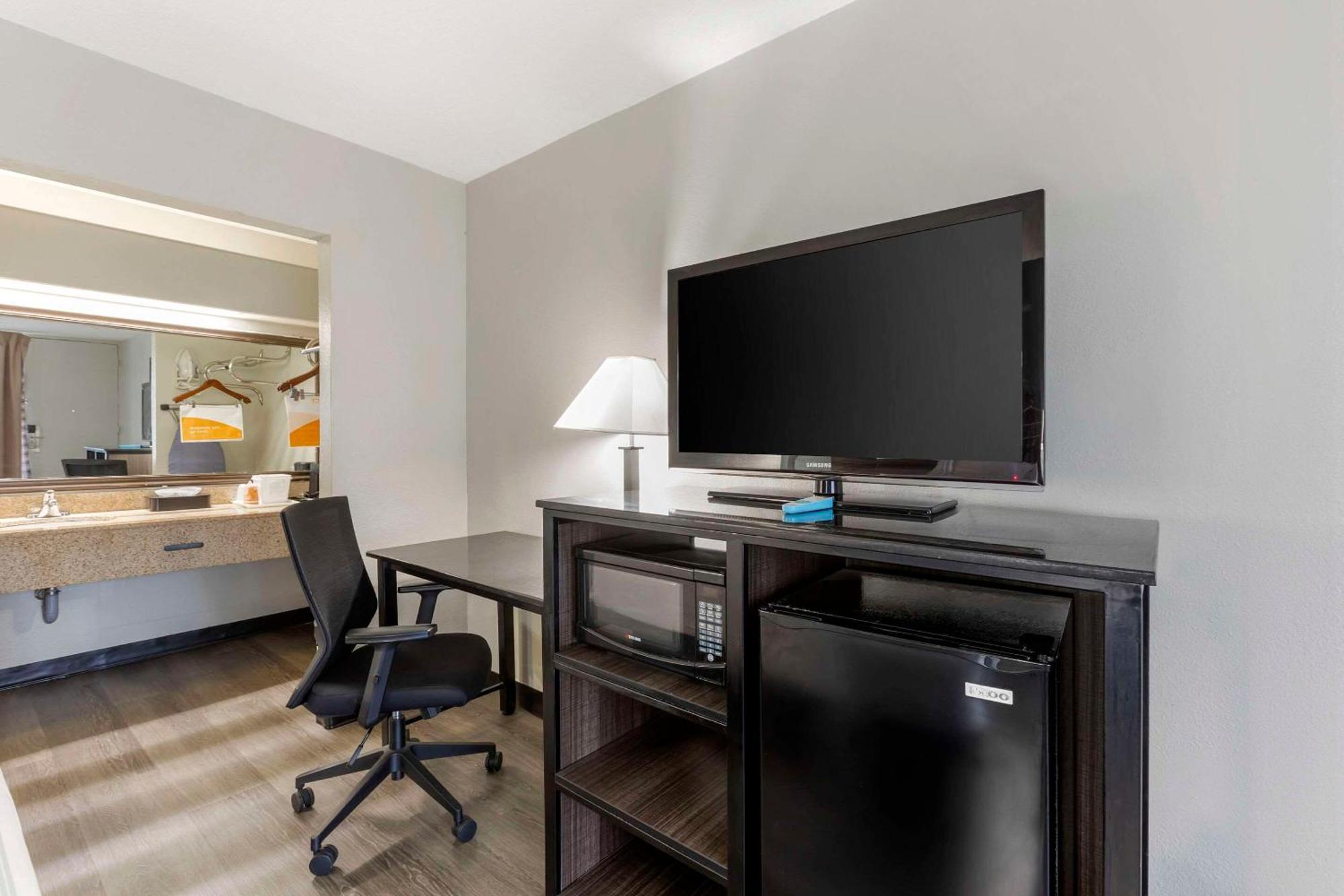 Quality Inn & Suites Santee Buitenkant foto