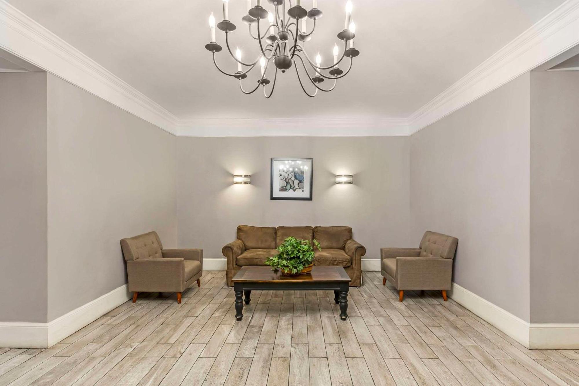 Quality Inn & Suites Santee Buitenkant foto