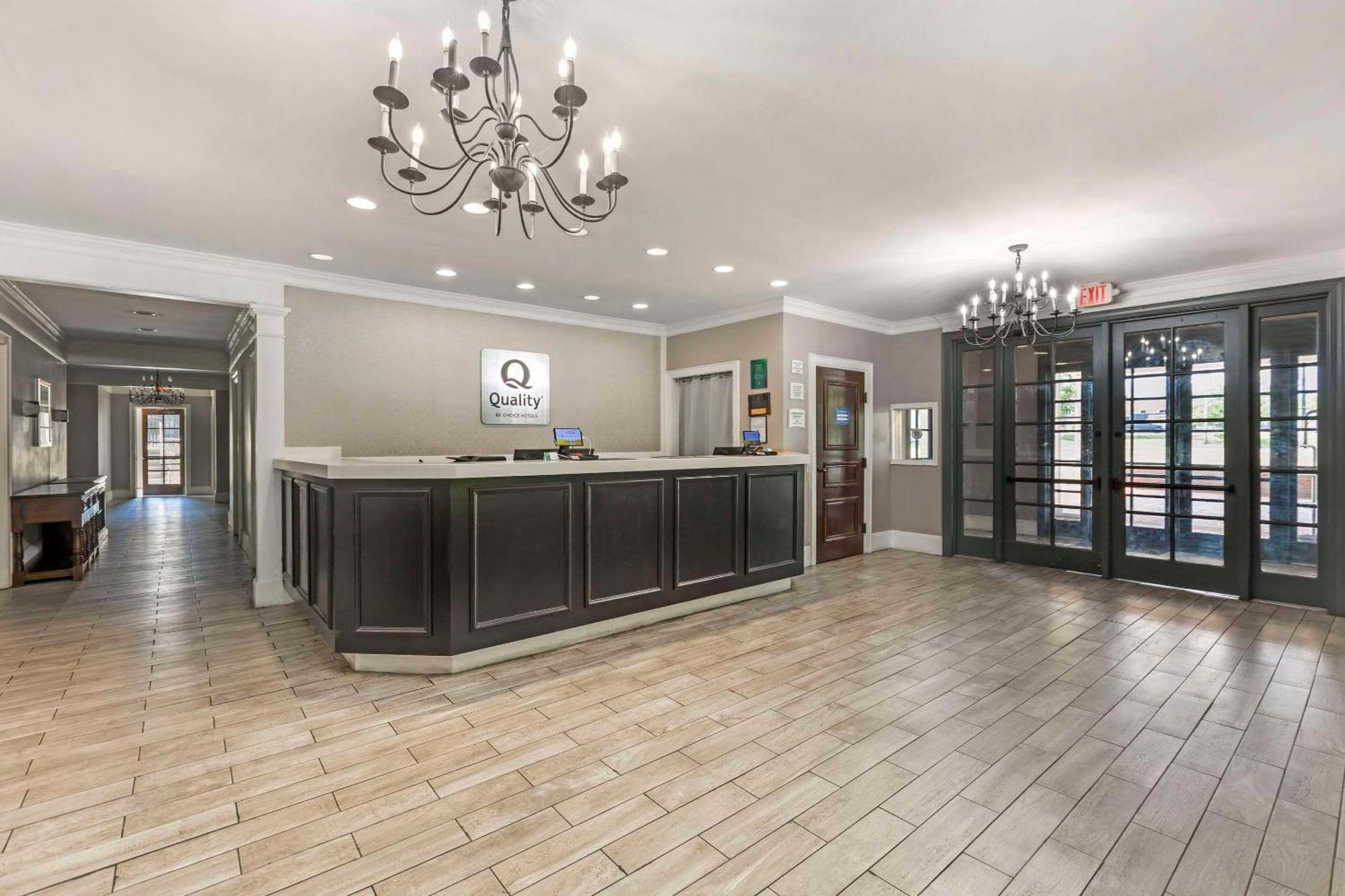 Quality Inn & Suites Santee Buitenkant foto