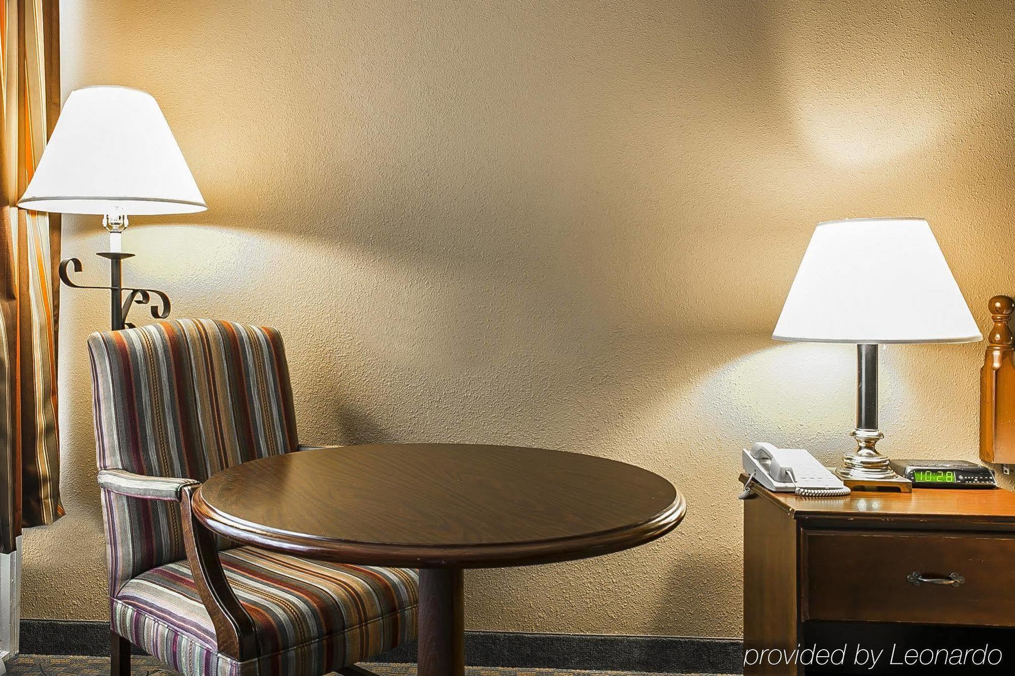 Quality Inn & Suites Santee Buitenkant foto