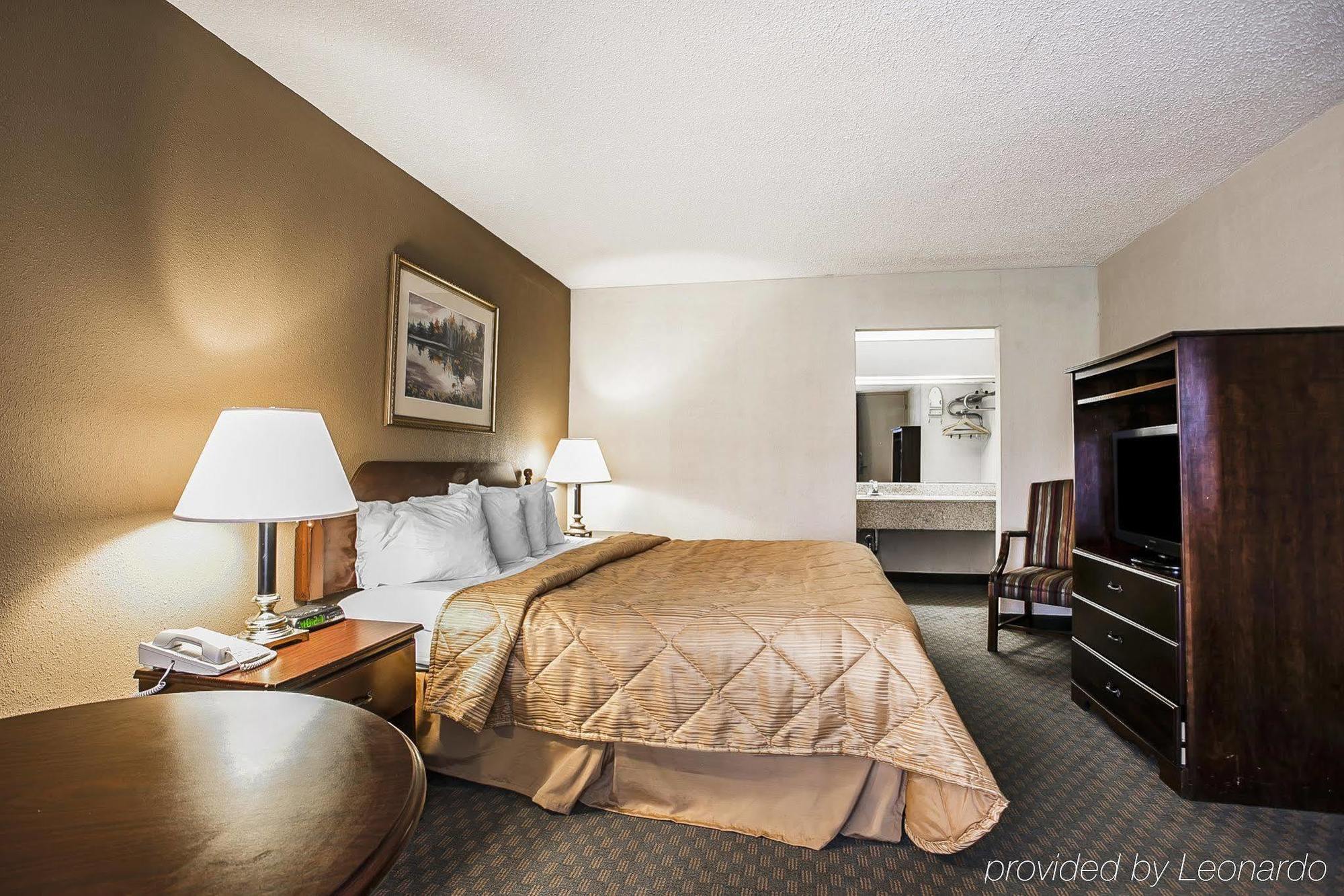 Quality Inn & Suites Santee Buitenkant foto