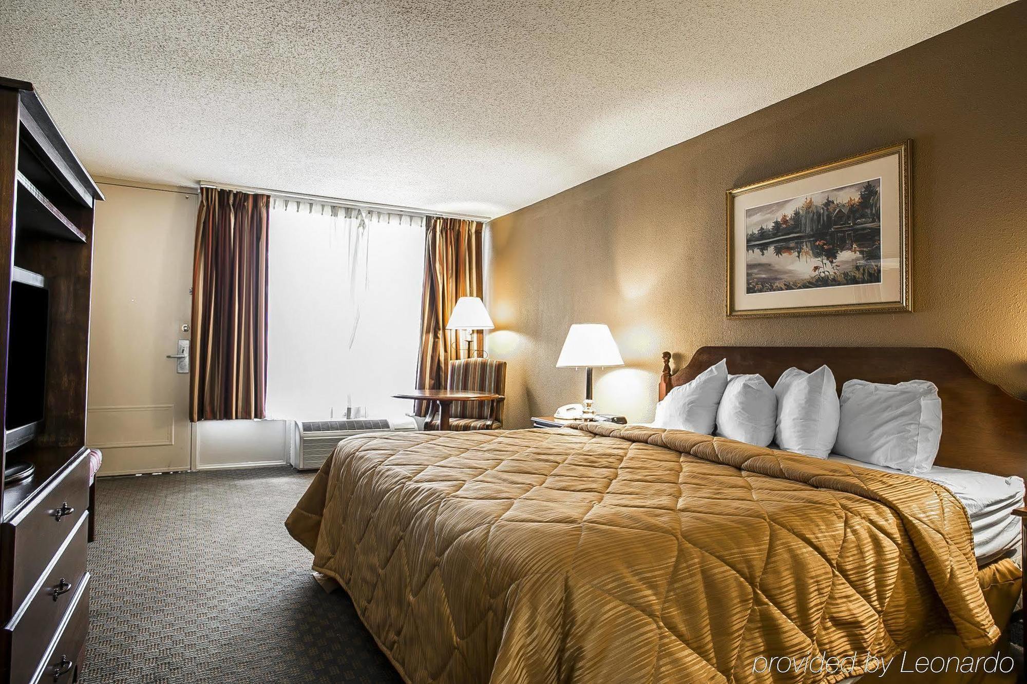 Quality Inn & Suites Santee Buitenkant foto